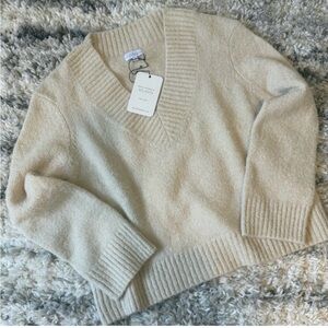 NWT S’Edge oatmeal shimmer v neck sweater